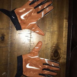 Nike Texas Longhorns Football Gooves Size 2XL
